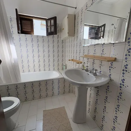 Semesterbostad Entire 7 Minutes From Fonte De Telha Aroeira (Setubal)